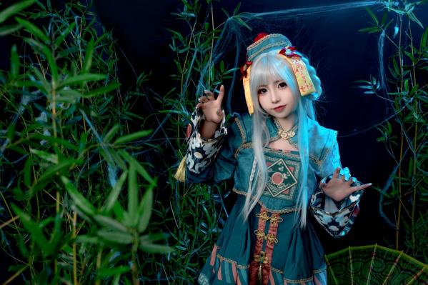    爆机少女喵小吉-子不语：神秘道士古风角色扮演，白发冷艳魅惑大尺度私房写真第5张图片