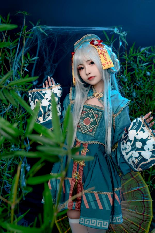    爆机少女喵小吉-子不语：神秘道士古风角色扮演，白发冷艳魅惑大尺度私房写真第12张图片