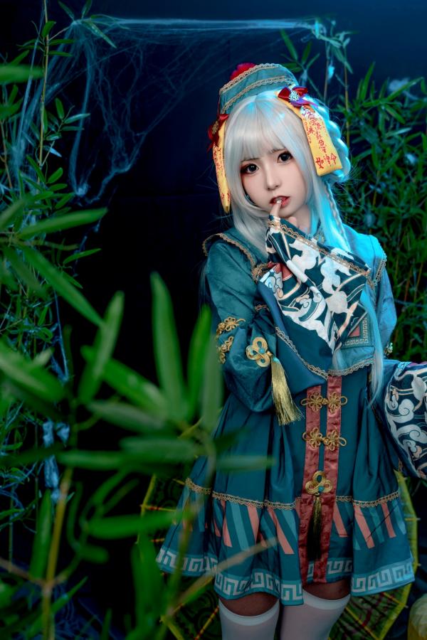    爆机少女喵小吉-子不语：神秘道士古风角色扮演，白发冷艳魅惑大尺度私房写真第17张图片