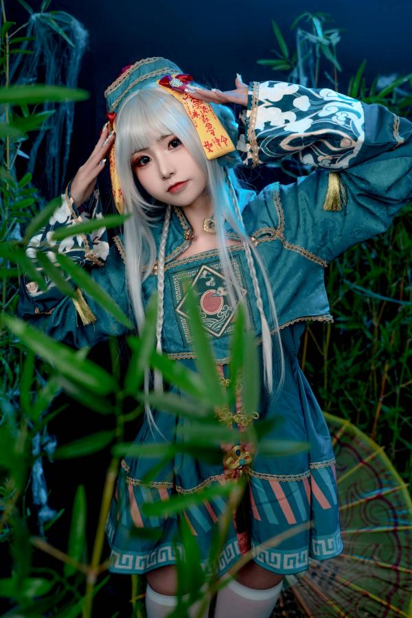    爆机少女喵小吉-子不语：神秘道士古风角色扮演，白发冷艳魅惑大尺度私房写真第22张图片