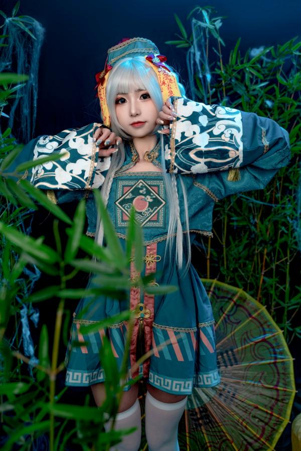    爆机少女喵小吉-子不语：神秘道士古风角色扮演，白发冷艳魅惑大尺度私房写真第23张图片