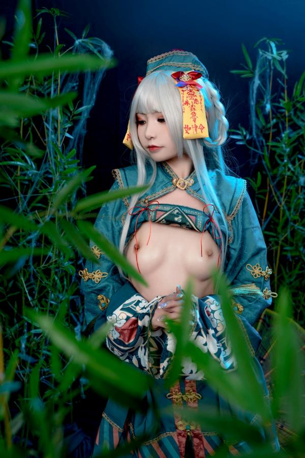    爆机少女喵小吉-子不语：神秘道士古风角色扮演，白发冷艳魅惑大尺度私房写真第26张图片
