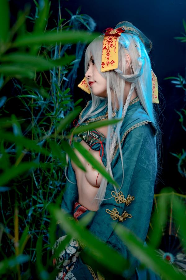   爆机少女喵小吉-子不语：神秘道士古风角色扮演，白发冷艳魅惑大尺度私房写真第38张图片