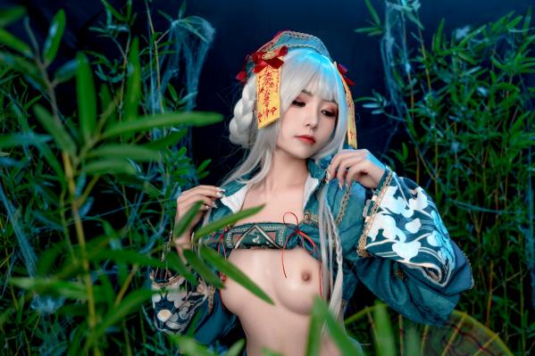    爆机少女喵小吉-子不语：神秘道士古风角色扮演，白发冷艳魅惑大尺度私房写真第42张图片