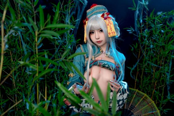    爆机少女喵小吉-子不语：神秘道士古风角色扮演，白发冷艳魅惑大尺度私房写真第45张图片