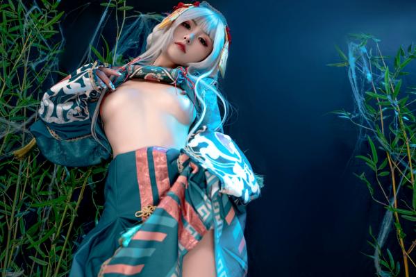    爆机少女喵小吉-子不语：神秘道士古风角色扮演，白发冷艳魅惑大尺度私房写真第50张图片