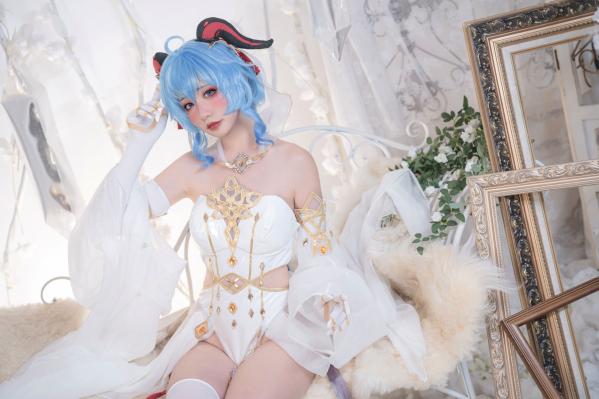    爆机少女喵小吉-12月T3-双子：最强冰雪组合，梦幻角色扮演cosplay冷艳女王极致私房写真第9张图片