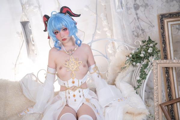    爆机少女喵小吉-12月T3-双子：最强冰雪组合，梦幻角色扮演cosplay冷艳女王极致私房写真第21张图片