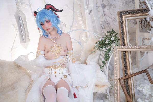    爆机少女喵小吉-12月T3-双子：最强冰雪组合，梦幻角色扮演cosplay冷艳女王极致私房写真第24张图片