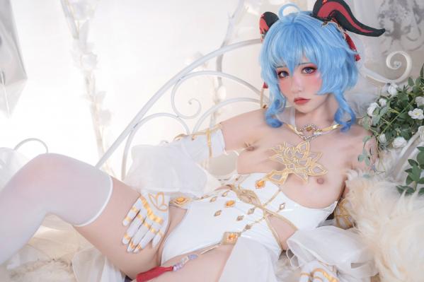    爆机少女喵小吉-12月T3-双子：最强冰雪组合，梦幻角色扮演cosplay冷艳女王极致私房写真第32张图片