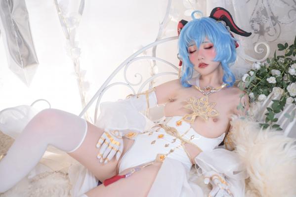    爆机少女喵小吉-12月T3-双子：最强冰雪组合，梦幻角色扮演cosplay冷艳女王极致私房写真第33张图片