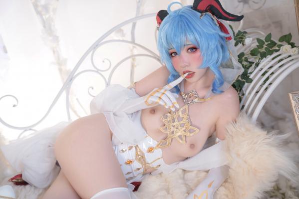    爆机少女喵小吉-12月T3-双子：最强冰雪组合，梦幻角色扮演cosplay冷艳女王极致私房写真第82张图片