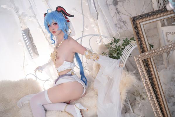    爆机少女喵小吉-12月T3-双子：最强冰雪组合，梦幻角色扮演cosplay冷艳女王极致私房写真第84张图片