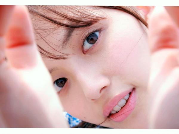    森日菜美 - PROTO STAR，身穿红白和服浴衣温婉动人，户外碎花裙装扮清新自然，展现治愈系灿烂笑容，元气满满的青春美少女写真合集第23张图片