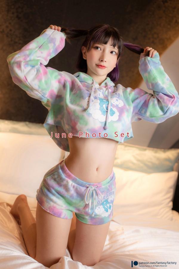    Fantasy-Factory-小丁Ding 2023年6月专辑，性感奶牛角色扮演与私房内衣写真，甜美与火辣的极致诱惑第9张图片
