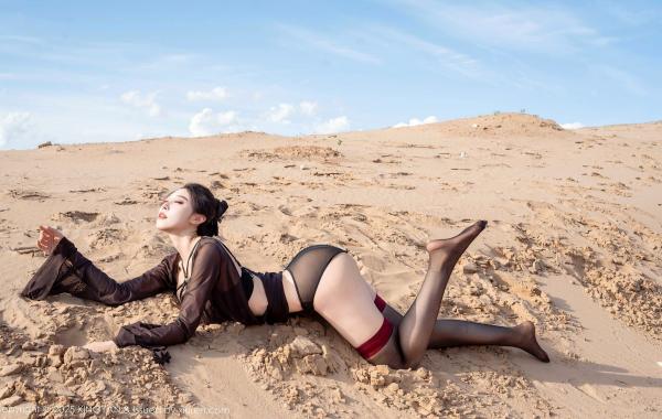    XingYan星颜社-387-清妙-沙漠户外拍摄轻透黑纱黑色内衣黑丝写真-极品性感诱惑大尺度作品-2025.08.21第11张图片