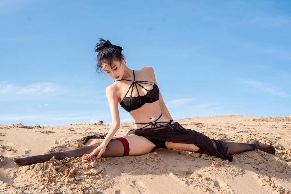    XingYan星颜社-387-清妙-沙漠户外拍摄轻透黑纱黑色内衣黑丝写真-极品性感诱惑大尺度作品-2025.08.21第31张图片