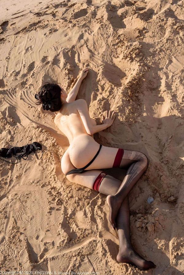    XingYan星颜社-387-清妙-沙漠户外拍摄轻透黑纱黑色内衣黑丝写真-极品性感诱惑大尺度作品-2025.08.21第76张图片