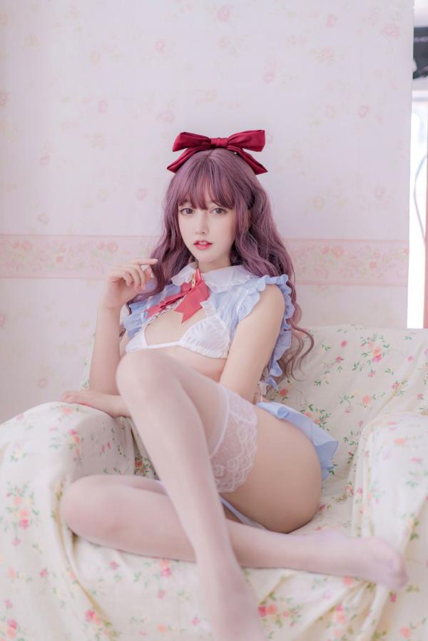 过期米线线喵   过期米线线喵-076-棒棒糖：软萌二次元少女私房照，清纯制服搭配白丝，甜美诱惑第10张图片