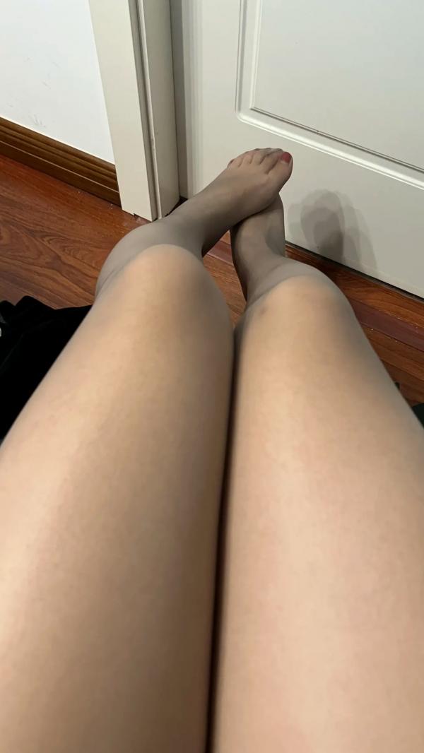    陈大小姐 - 灰色丝袜与黑丝高跟下的极品肉感美腿，私房家居风格写真第15张图片
