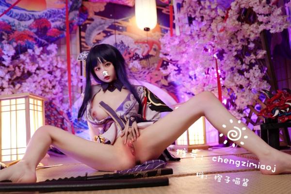    橙子喵酱雷神COS原神角色，日式樱花和室唯美私房写真，极致诱惑大尺度动漫角色扮演第21张图片