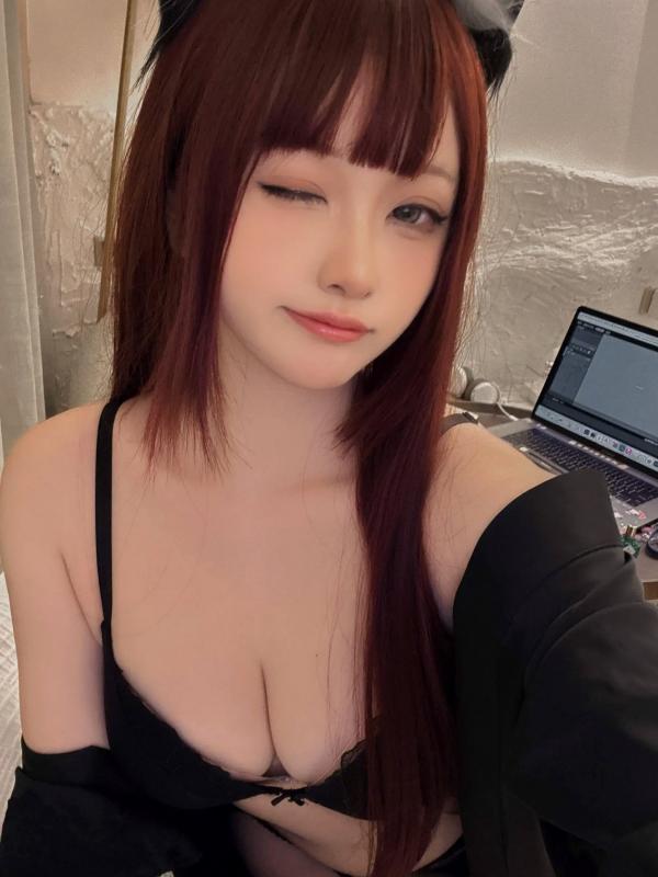    屿鱼猫耳少女角色扮演私房写真，极致诱惑黑色蕾丝内衣搭配黑丝第12张图片
