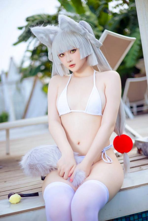    屿鱼 - 兽耳白毛狐狸泳池比基尼私房照，清纯白嫩cosplay角色扮演诱惑写真第11张图片