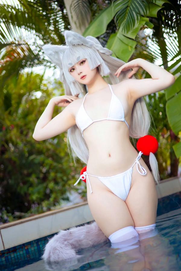    屿鱼 - 兽耳白毛狐狸泳池比基尼私房照，清纯白嫩cosplay角色扮演诱惑写真第13张图片