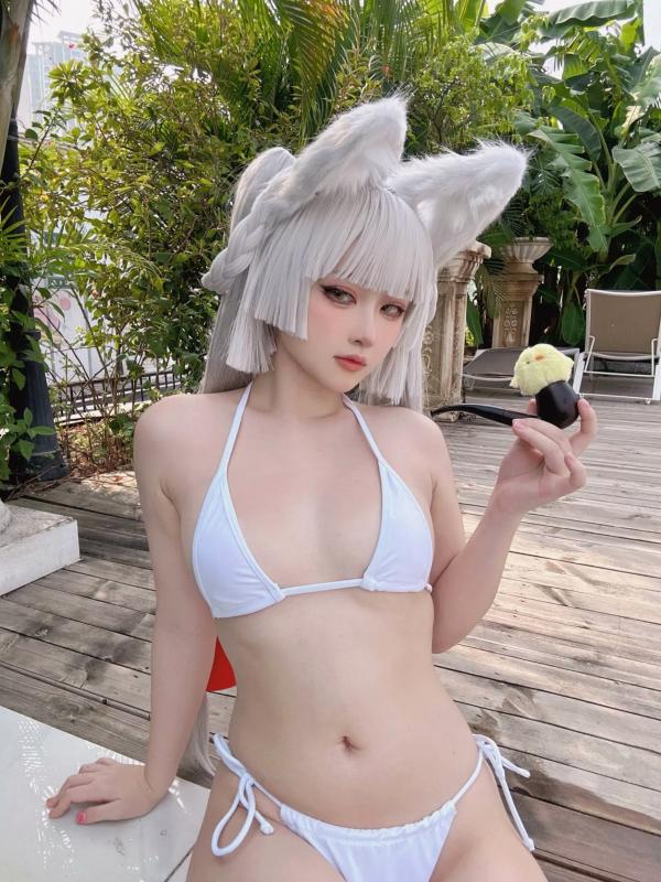    屿鱼 - 兽耳白毛狐狸泳池比基尼私房照，清纯白嫩cosplay角色扮演诱惑写真第17张图片