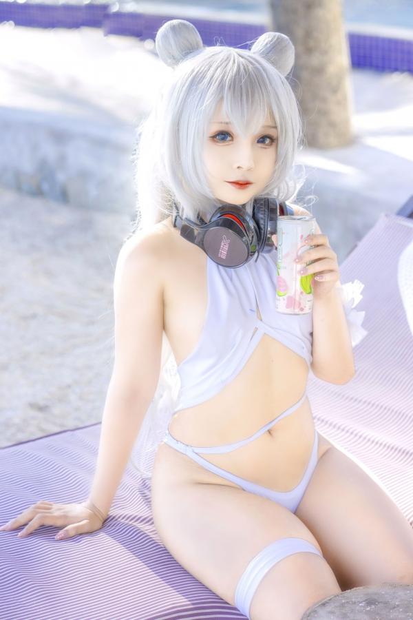    Sayo-Momo《碧蓝航线》恶毒Cosplay，纯白比基尼海滩写真，少女感十足的诱惑盛宴第11张图片
