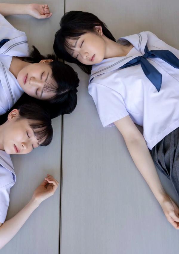    かすみ草とステラ 有岡ちひろ_小柴美羽_比賀ハル写真集 『 複雑な関係 』 校园泳装比基尼清纯甜美青春写真第39张图片