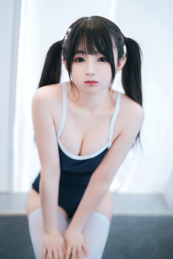 桜井宁宁 樱井宁宁  《桜井宁宁-059-青春双马尾少女泳池私房写真，性感白丝死库水诱惑》第5张图片
