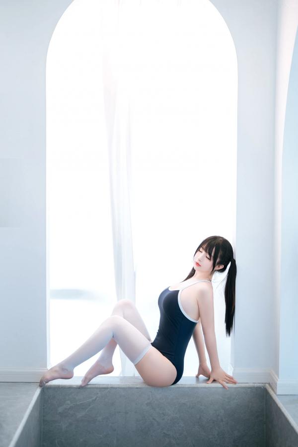桜井宁宁 樱井宁宁  《桜井宁宁-059-青春双马尾少女泳池私房写真，性感白丝死库水诱惑》第10张图片