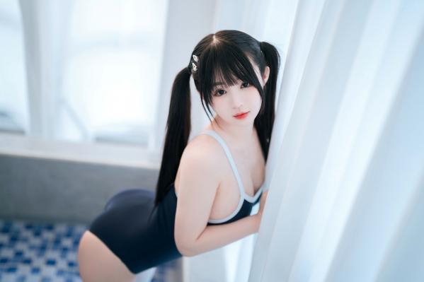 桜井宁宁 樱井宁宁  《桜井宁宁-059-青春双马尾少女泳池私房写真，性感白丝死库水诱惑》第12张图片