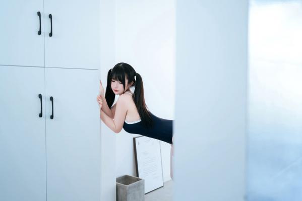 桜井宁宁 樱井宁宁  《桜井宁宁-059-青春双马尾少女泳池私房写真，性感白丝死库水诱惑》第36张图片
