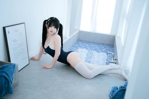桜井宁宁 樱井宁宁  《桜井宁宁-059-青春双马尾少女泳池私房写真，性感白丝死库水诱惑》第50张图片