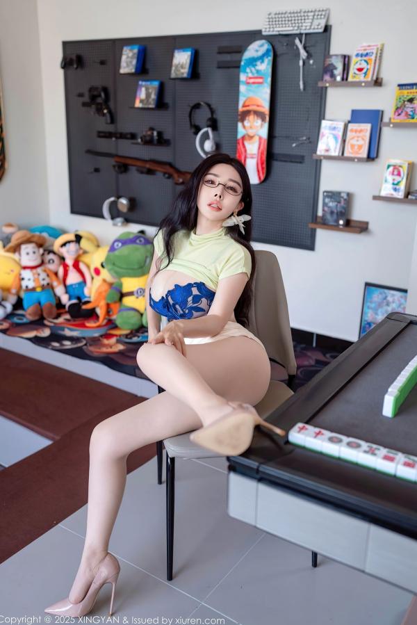    【星颜社】潘思沁性感麻将主题写真：眼镜娘制服诱惑，极品爆乳熟女大尺度私房，展现完美诱人曲线第9张图片