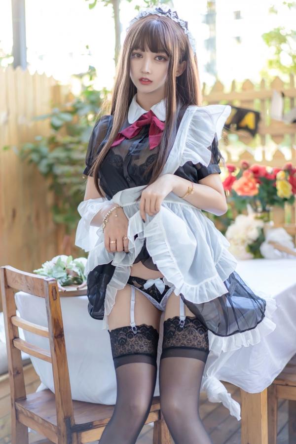 过期米线线喵   过期米线线喵-062-女仆装私房拍摄，黑丝透视蕾丝诱惑，萌系角色扮演，极致身材展现，迷人御姐的纯欲风格写真第37张图片