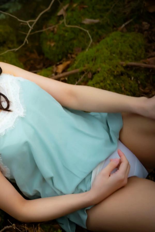    佐藤ののか - NONOKA 居家私房唯美写照，清纯气质与自然光影下的魅力时刻第10张图片