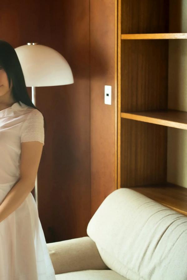    佐藤ののか - NONOKA 居家私房唯美写照，清纯气质与自然光影下的魅力时刻第40张图片