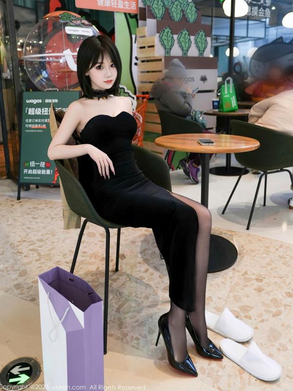    秀人网阿汁：短发黑丝女神，黑色抹胸礼裙私房大片，展现极致美腿与优雅诱惑气质第1张图片