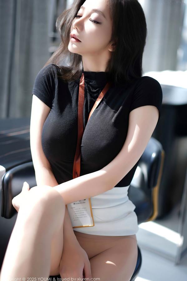 心妍小公主 李妍曦  YouMi尤蜜荟-1144-心妍小公主-OL紧身黑T搭配白裙，职场制服诱惑，极致曲线，无圣光大尺度私房写真 (2025.06.25)第32张图片