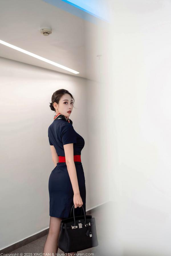    XingYan星颜社354-清妙-空姐制服诱惑，红色蕾丝内衣搭配黑丝美腿，酒店私房大尺度写真，极致撩人第2张图片