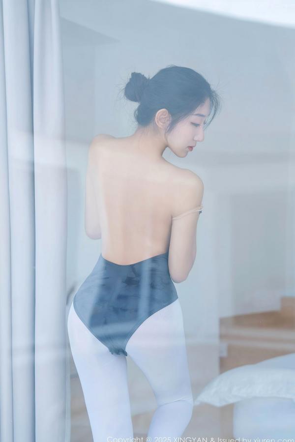    XingYan星颜社-345-星冉：深色芭蕾舞服搭配白色丝袜，诱惑私房艺术写真，尽显曼妙身姿与修长美腿第26张图片