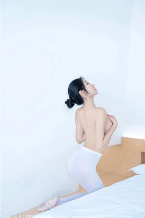    XingYan星颜社-345-星冉：深色芭蕾舞服搭配白色丝袜，诱惑私房艺术写真，尽显曼妙身姿与修长美腿第48张图片