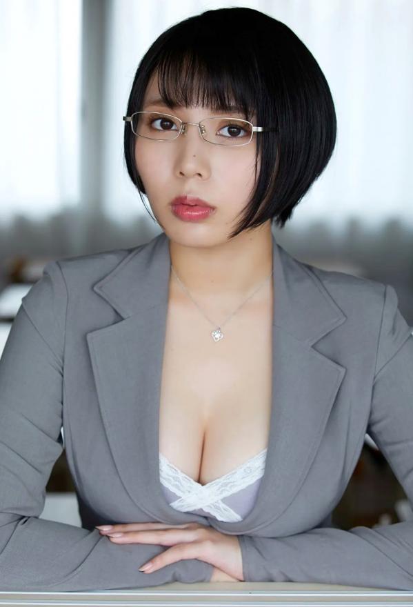    Kaoru Yasui 安位薫 - Homeroom teacher Yasui 担任の安位先生：灰调职业套装诱惑，职场制服与黑丝的优雅碰撞第10张图片