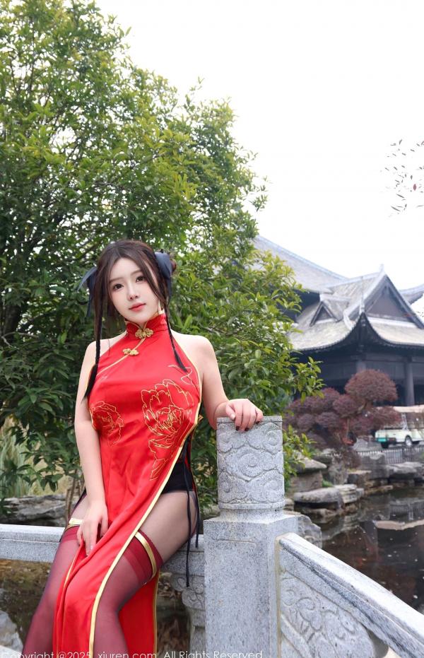    XiuRen秀人网-9834-小薯条nienie新春特辑：性感红装春丽旗袍COS，大尺度高开叉旗袍黑丝诱惑私房照第4张图片