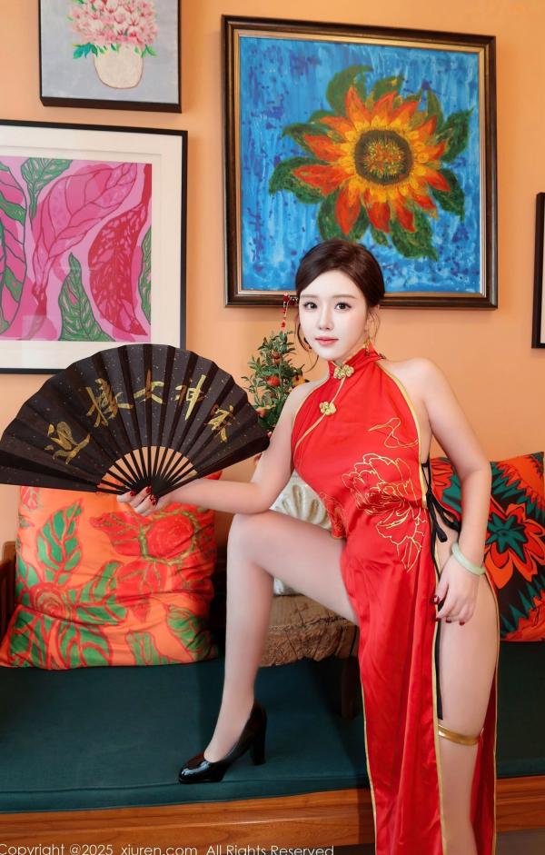    XiuRen秀人网-9834-小薯条nienie新春特辑：性感红装春丽旗袍COS，大尺度高开叉旗袍黑丝诱惑私房照第11张图片