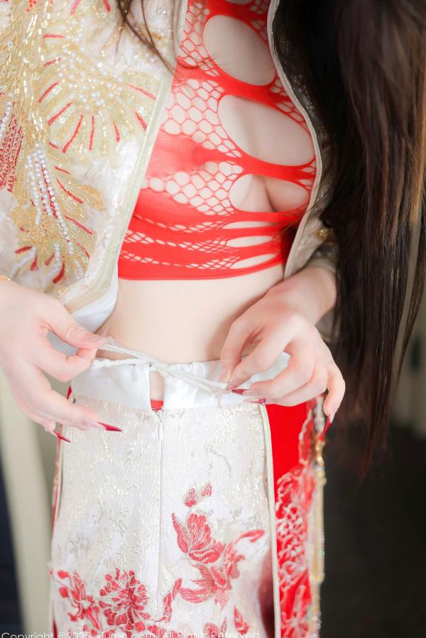    XiuRen秀人网-9833-Candy糖糖-新年特色新娘红装特辑-性感渔网情趣内衣私房照第21张图片