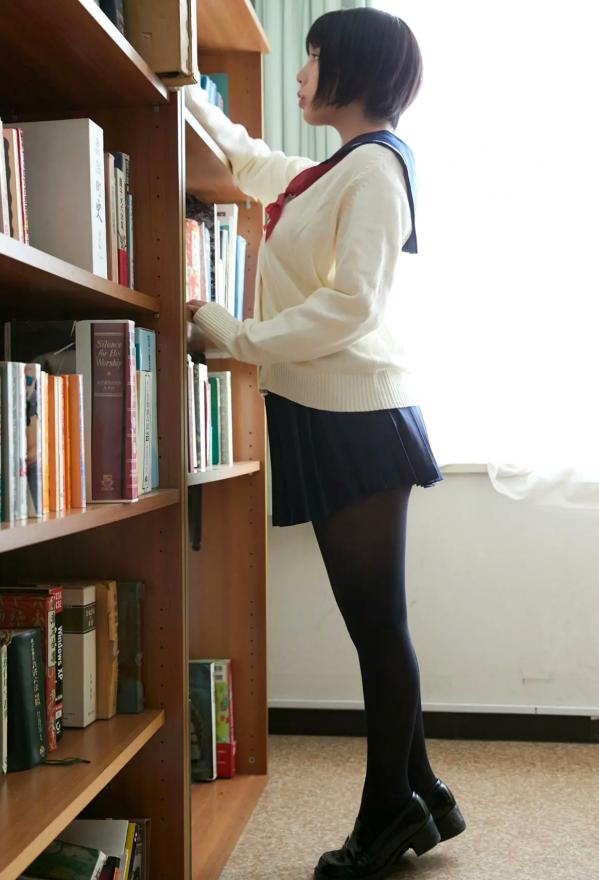    Kaoru Yasui 安位薫 - Delusion after school date 妄想放课后约会，教室主题校服写真，黑丝美腿清纯诱惑，日系少女感十足第2张图片